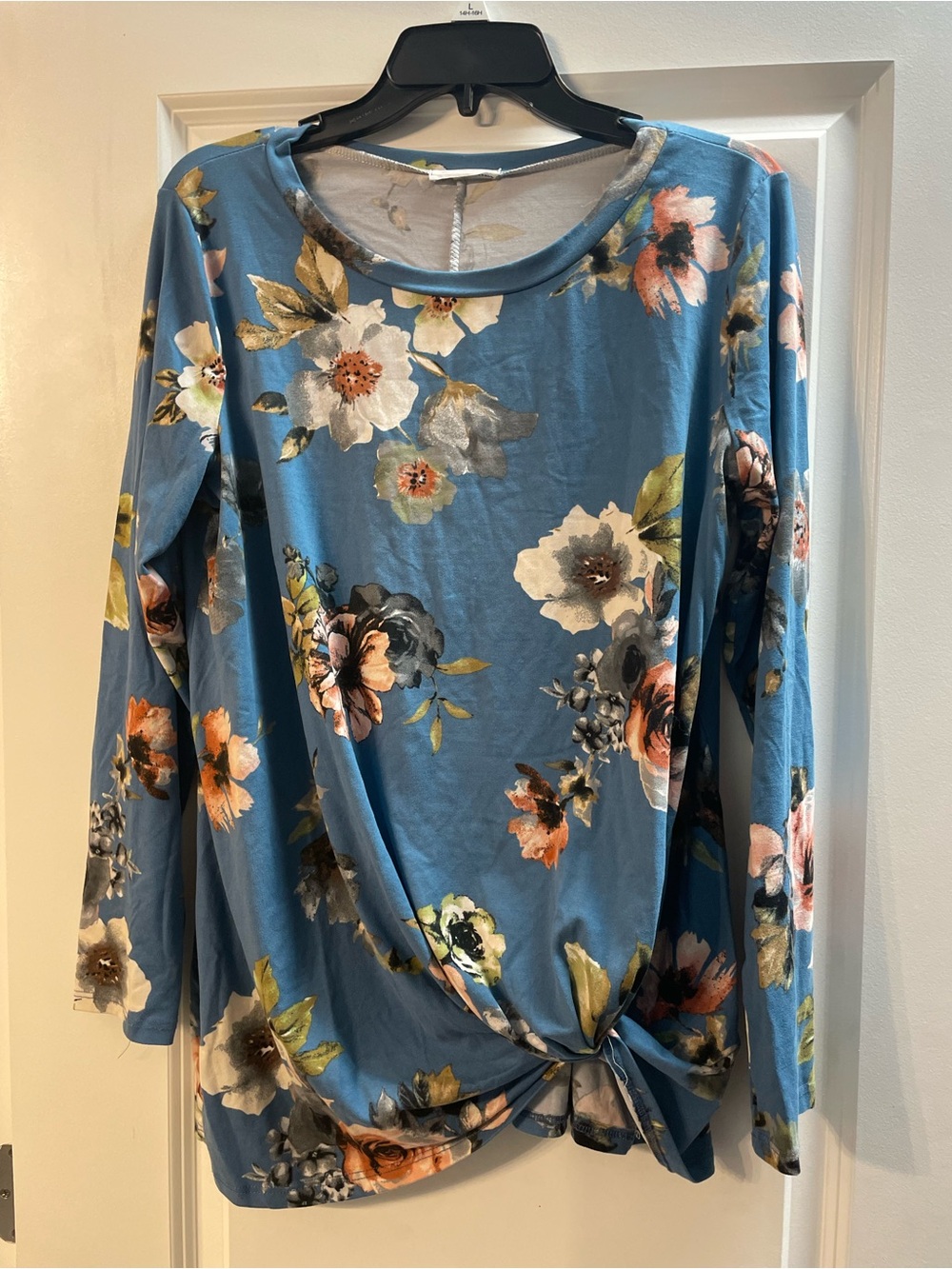 Boutique Blue Floral Long-Sleeve Twist Hem Top